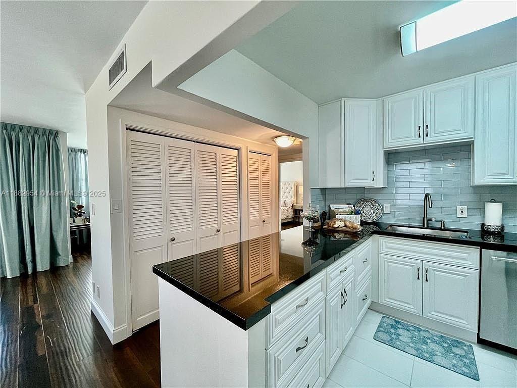 601B 2 / 2 1132 sq. ft. $ 2025-09-22 0 Photo
