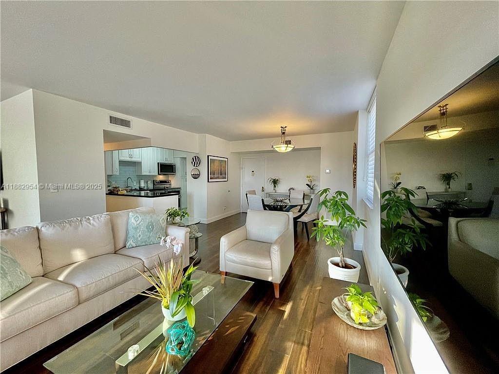 601B 2 / 2 1132 sq. ft. $ 2025-09-22 0 Photo