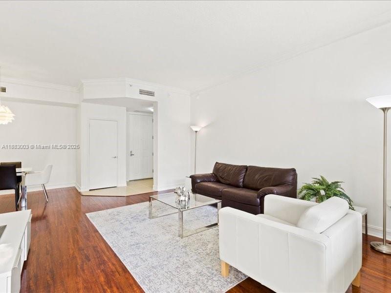 Photo of 3001 185th St  #121, Aventura, Florida, 33180 - 