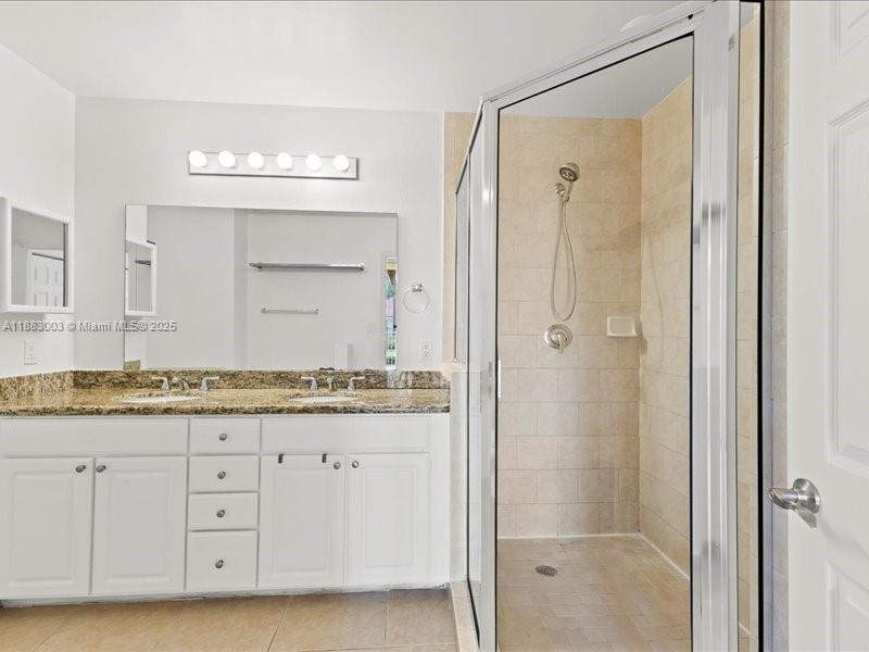 Photo of 3001 185th St  #121, Aventura, Florida, 33180 - 