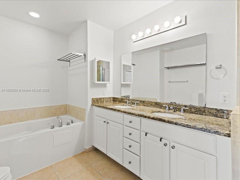 Photo of 3001 185th St  #121, Aventura, Florida, 33180 - 