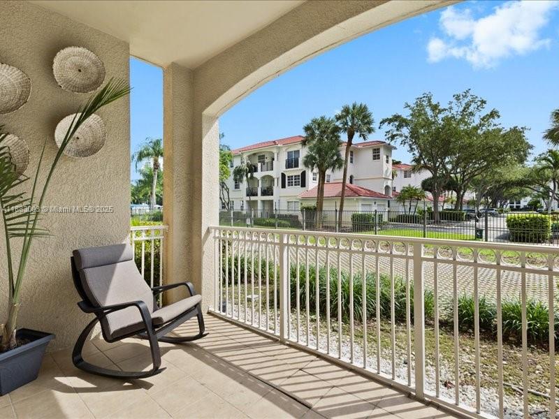 Photo of 3001 185th St  #121, Aventura, Florida, 33180 - 