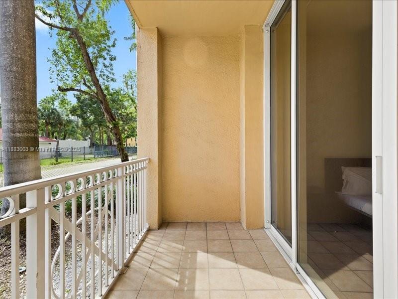 Photo of 3001 185th St  #121, Aventura, Florida, 33180 - 