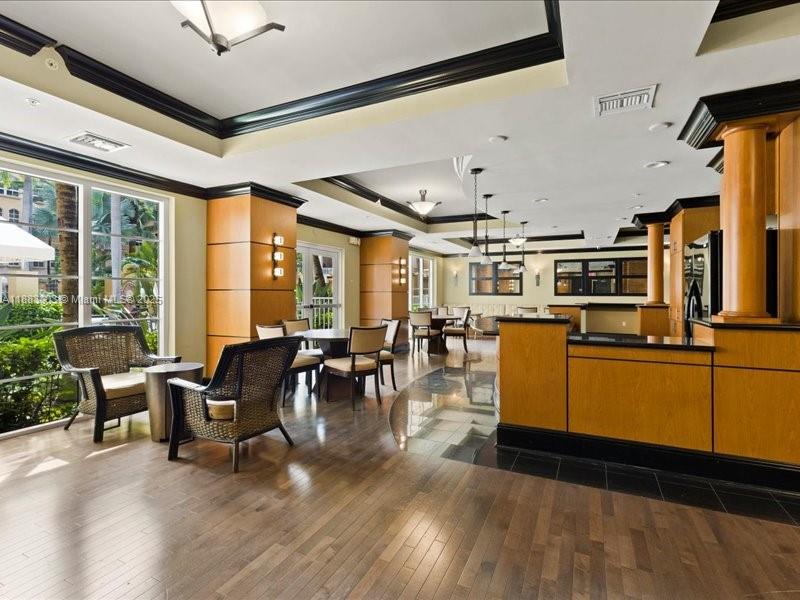 Photo of 3001 185th St  #121, Aventura, Florida, 33180 - 