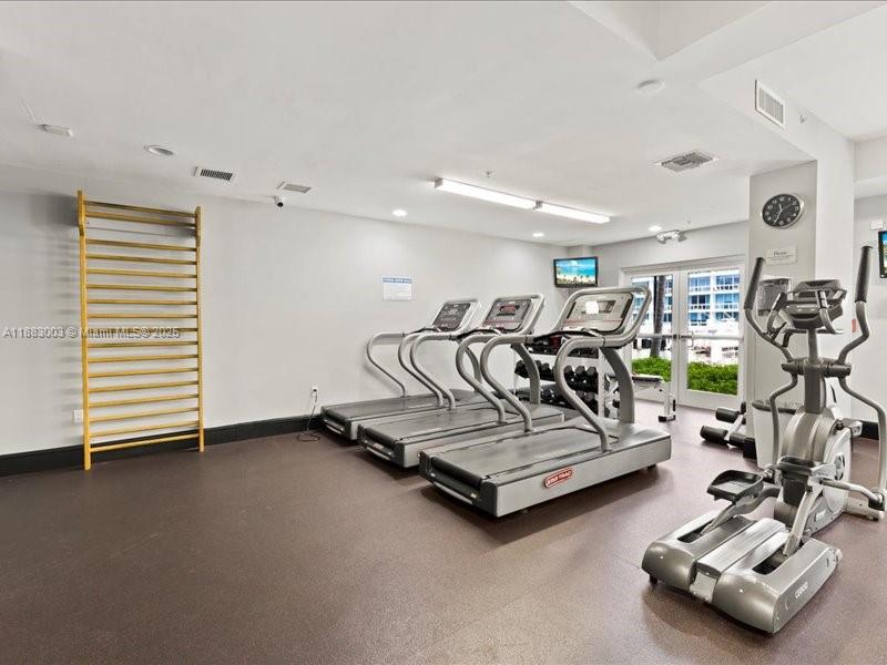 Photo of 3001 185th St  #121, Aventura, Florida, 33180 - 