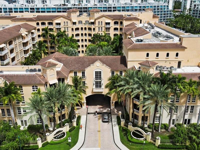 Photo of 3001 185th St  #121, Aventura, Florida, 33180 - 