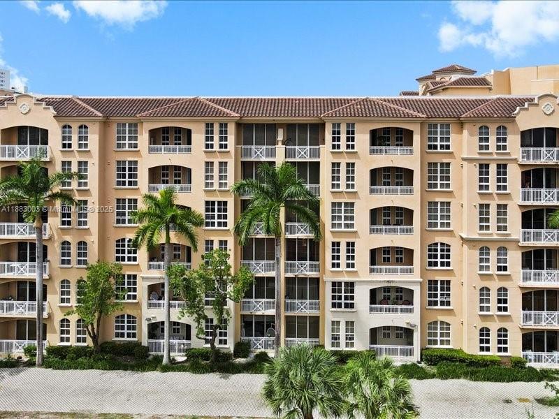 Photo of 3001 185th St  #121, Aventura, Florida, 33180 - 