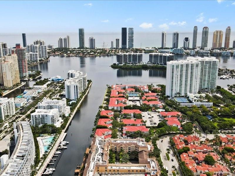 Photo of 3001 185th St  #121, Aventura, Florida, 33180 - 
