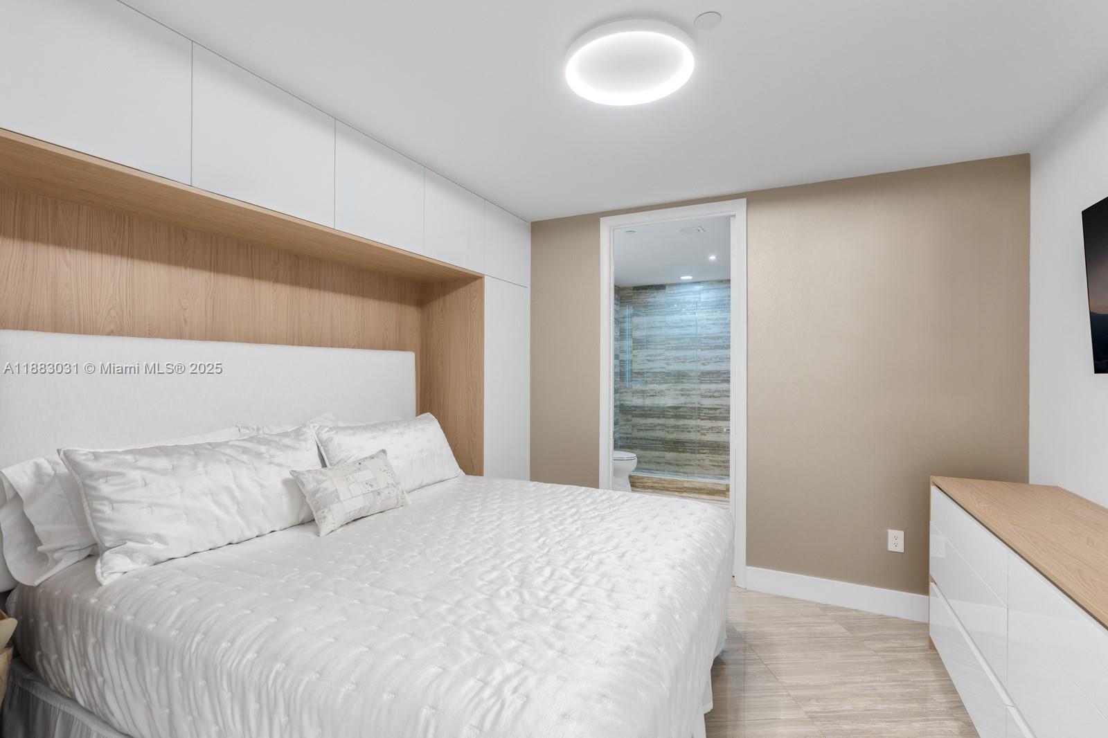 2907 2 / 3 2084 sq. ft. $ 2025-09-22 0 Photo