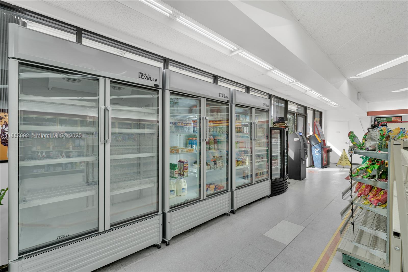   /   sq. ft. $ 2025-09-22 0 Photo