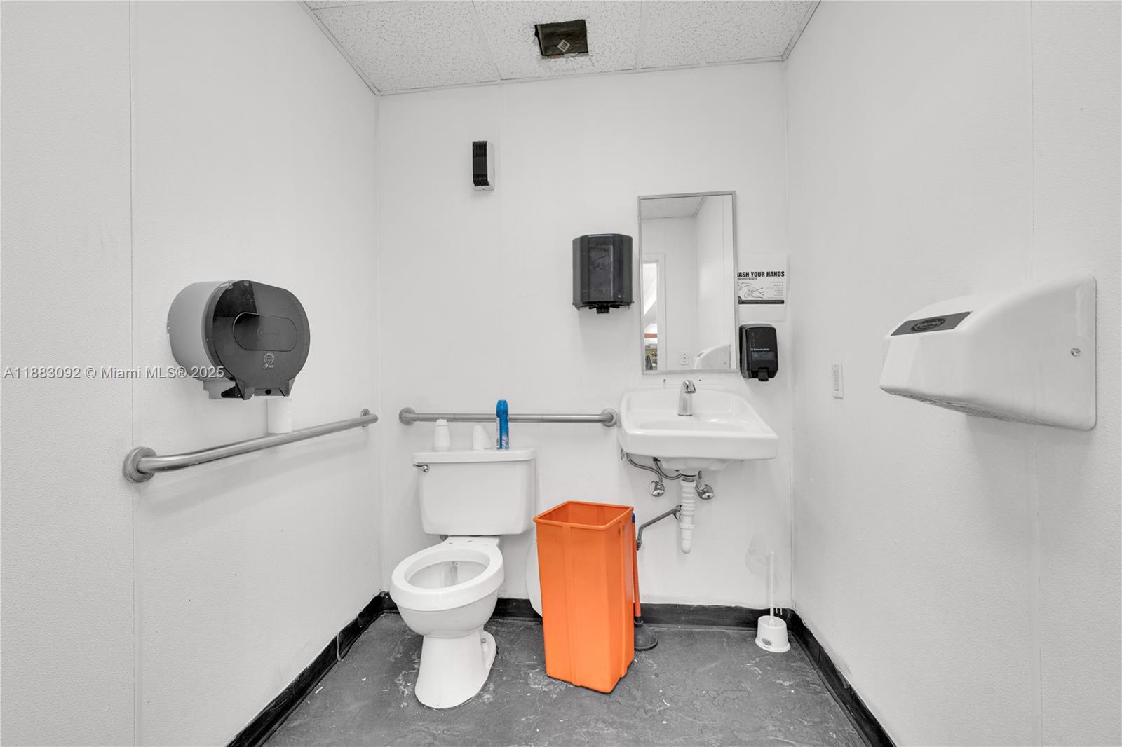   /   sq. ft. $ 2025-09-22 0 Photo