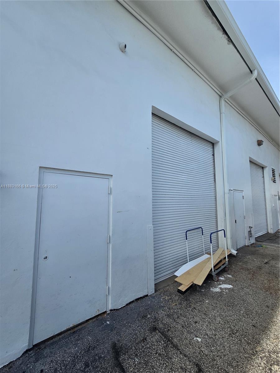 11917  /   sq. ft. $ 2025-09-23 0 Photo