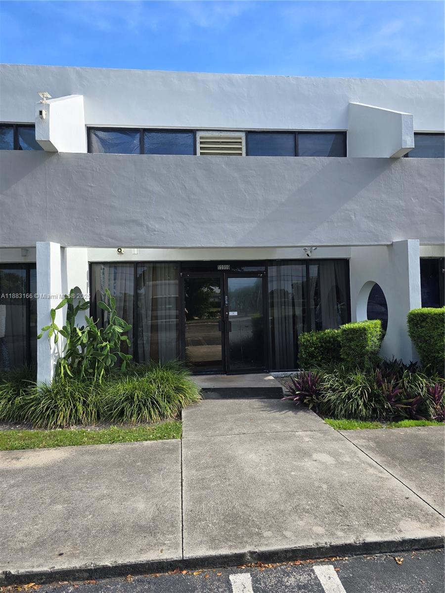 11917  /   sq. ft. $ 2025-09-23 0 Photo
