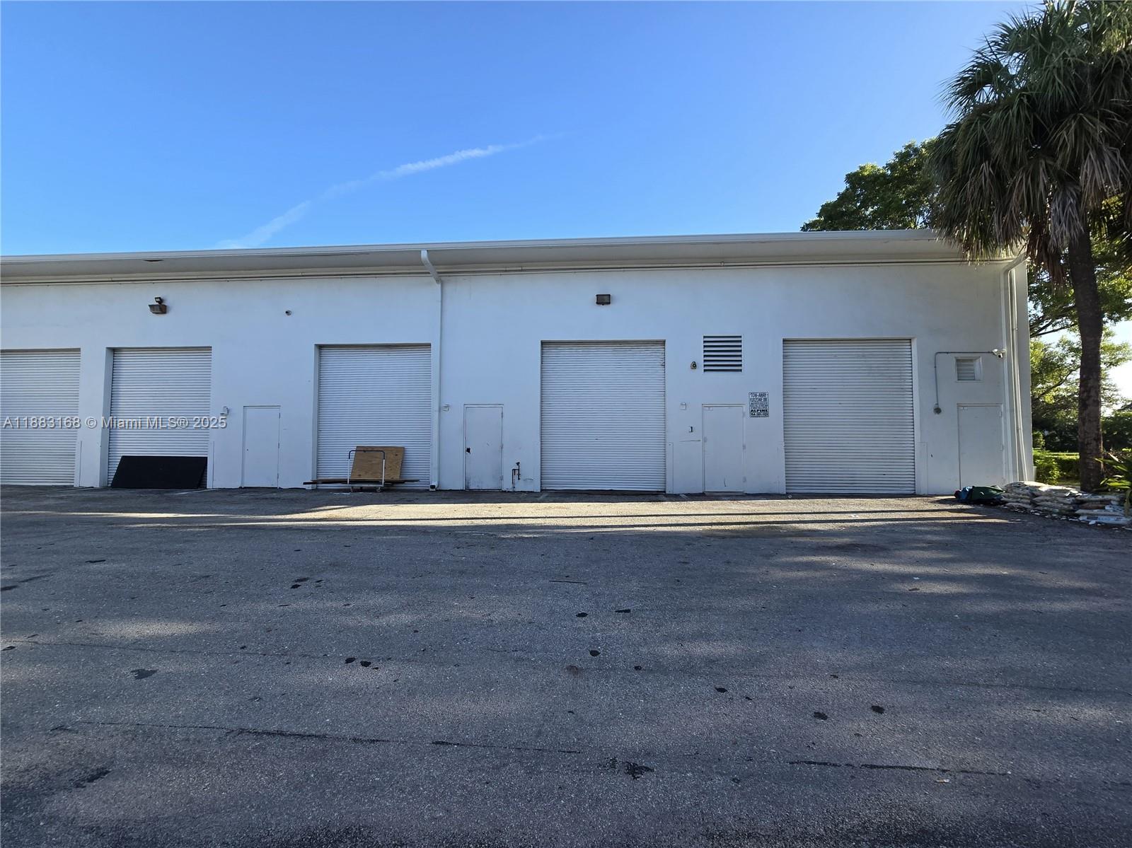 11923  /   sq. ft. $ 2025-09-23 0 Photo