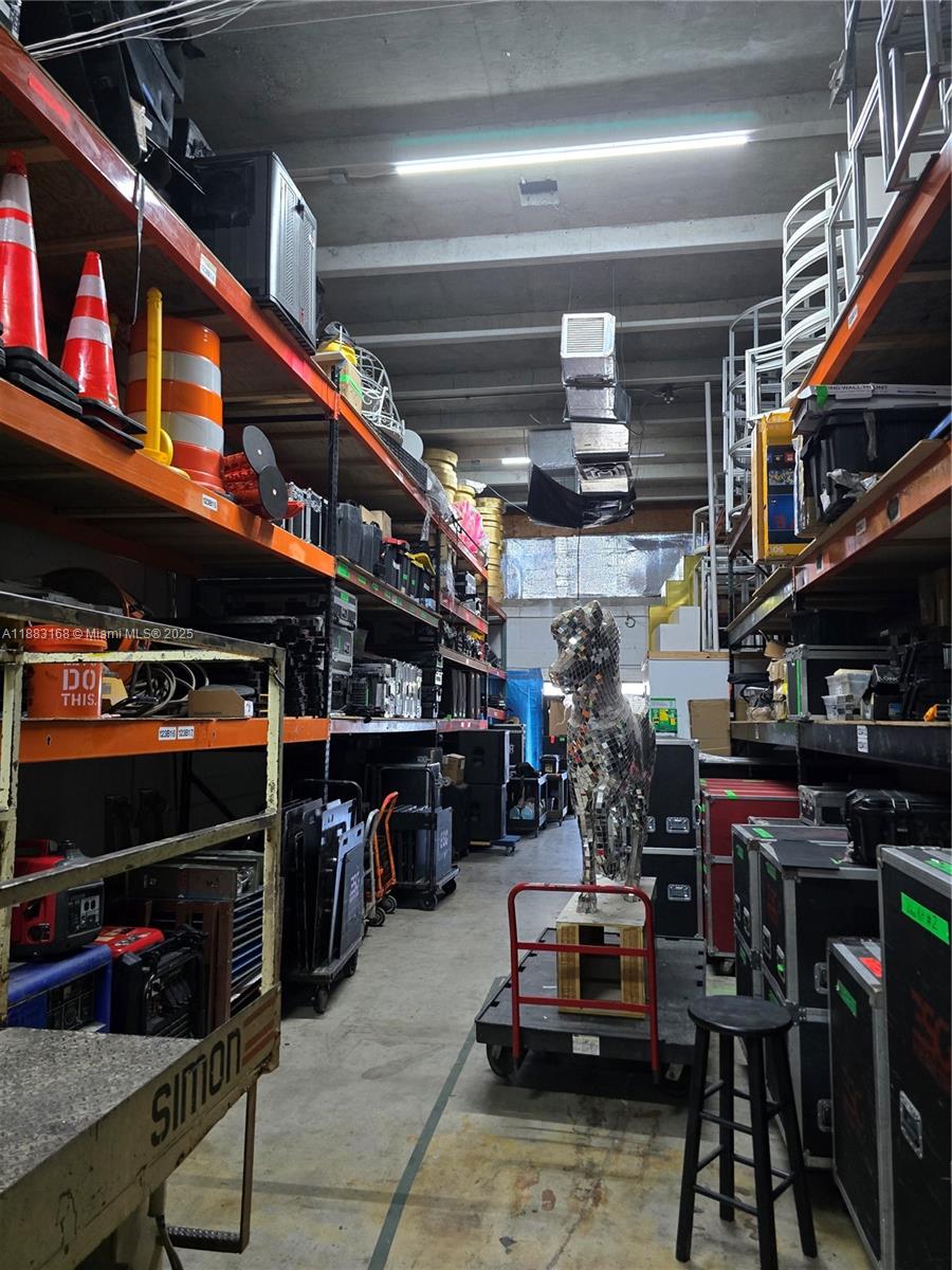 11923  /   sq. ft. $ 2025-09-23 0 Photo