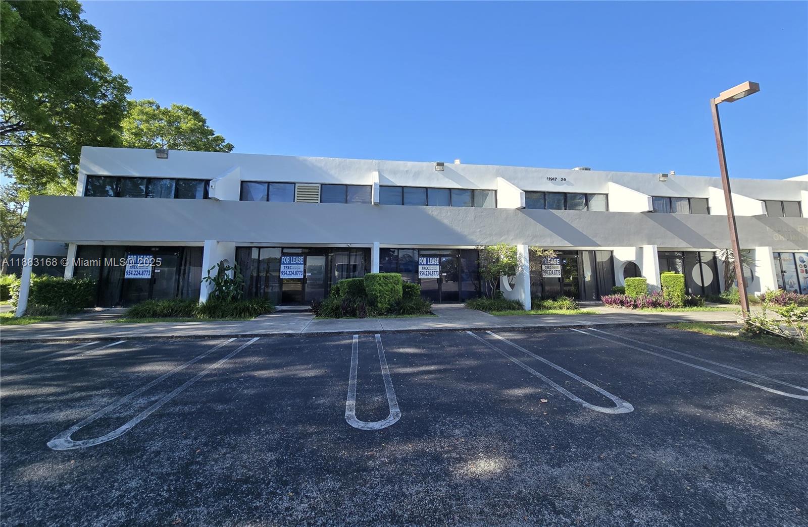 11923  /   sq. ft. $ 2025-09-23 0 Photo
