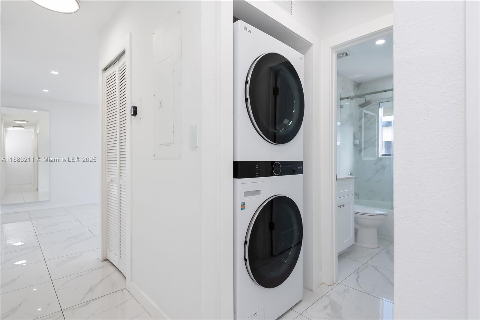   /  1998 sq. ft. $ 2025-09-23 0 Photo