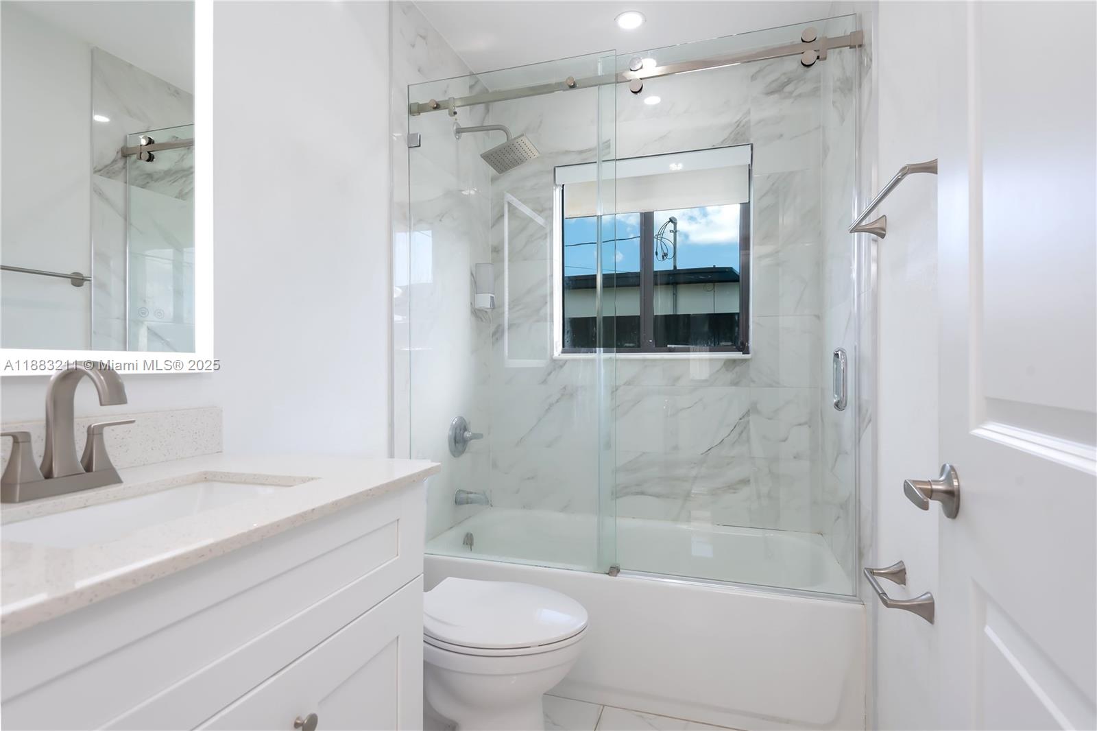  /  1998 sq. ft. $ 2025-09-23 0 Photo