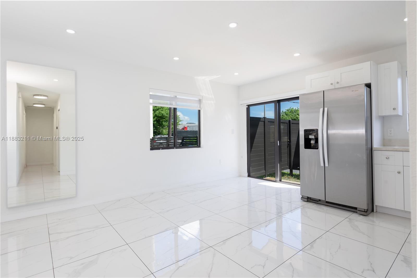   /  1998 sq. ft. $ 2025-09-23 0 Photo