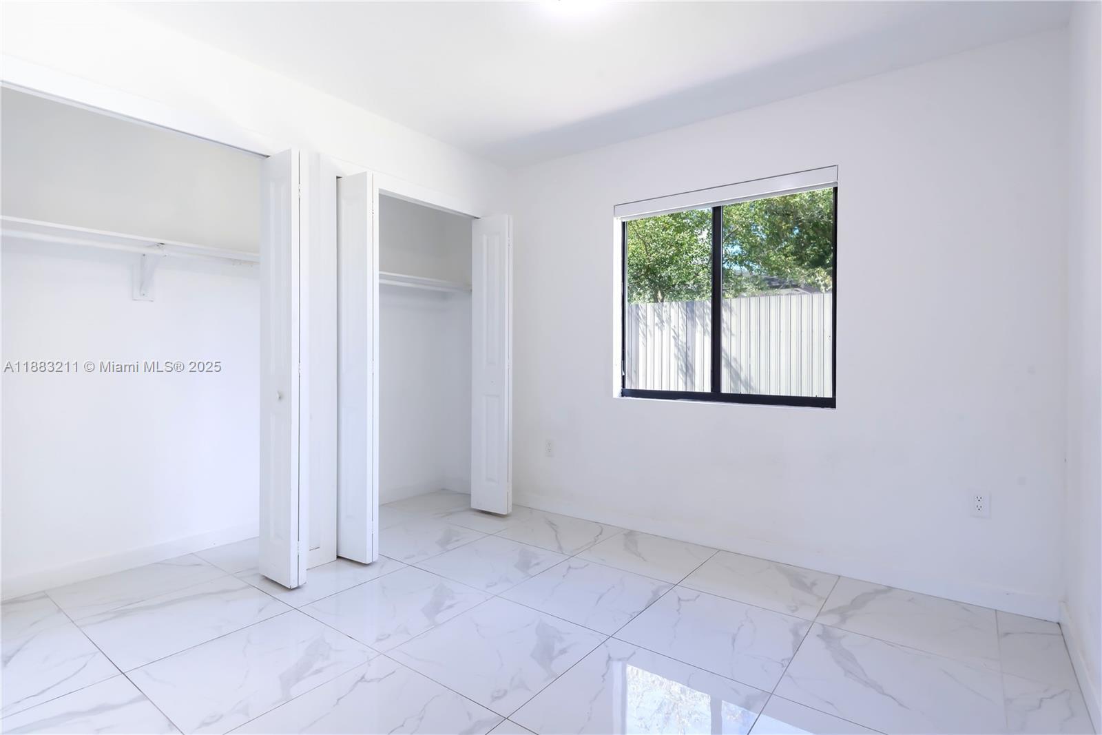   /  1998 sq. ft. $ 2025-09-23 0 Photo
