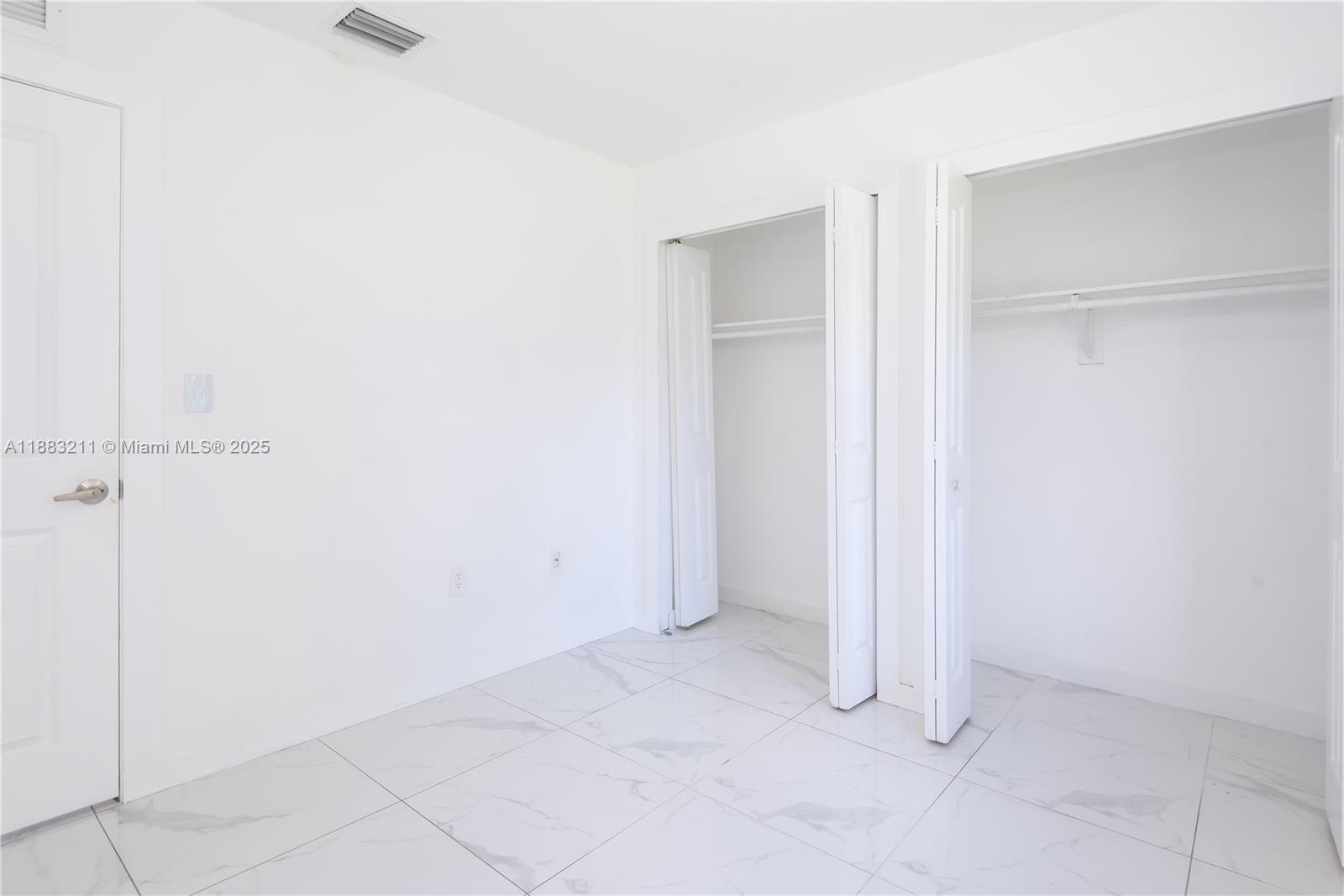   /  1998 sq. ft. $ 2025-09-23 0 Photo