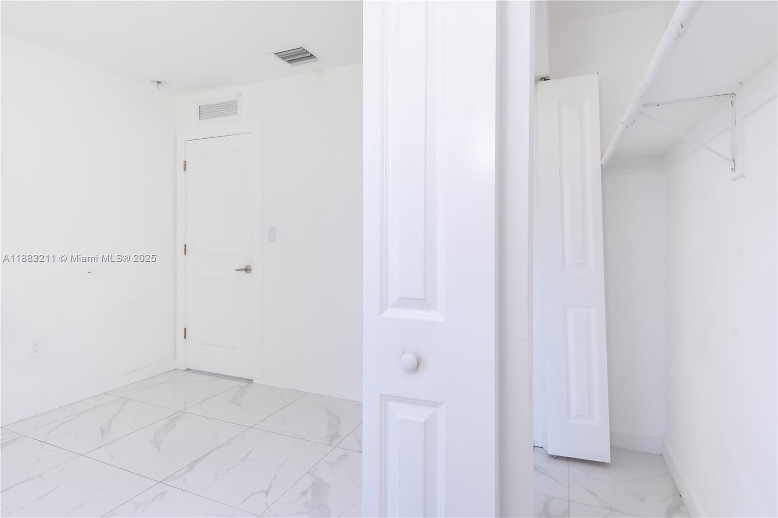   /  1998 sq. ft. $ 2025-09-23 0 Photo