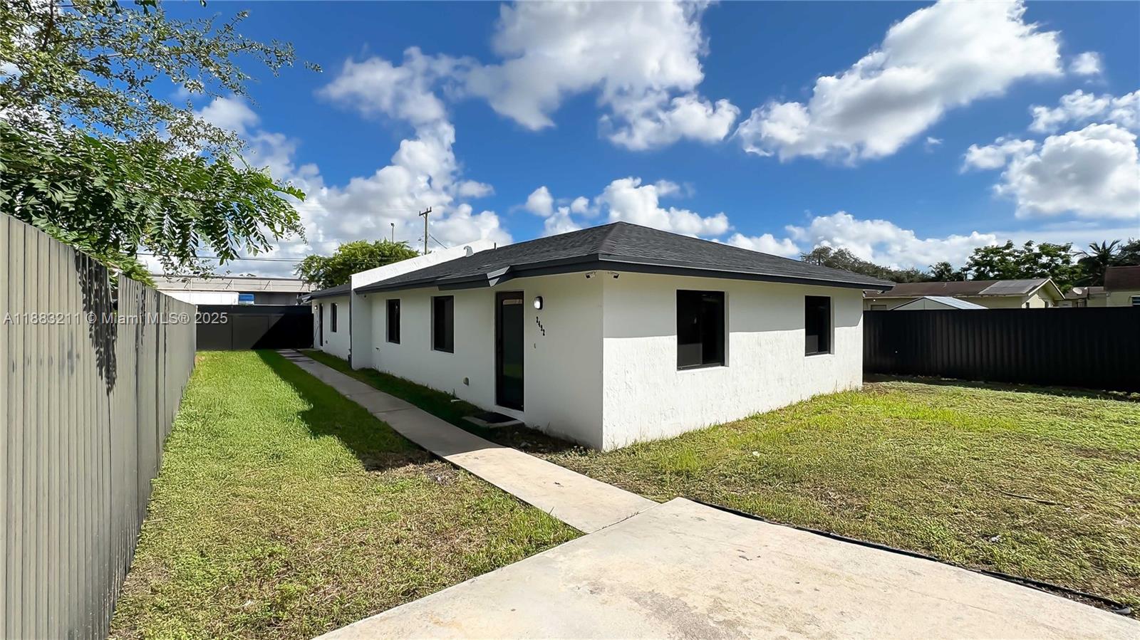  /  1998 sq. ft. $ 2025-09-23 0 Photo