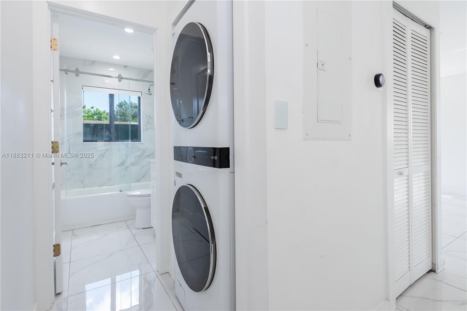   /  1998 sq. ft. $ 2025-09-23 0 Photo