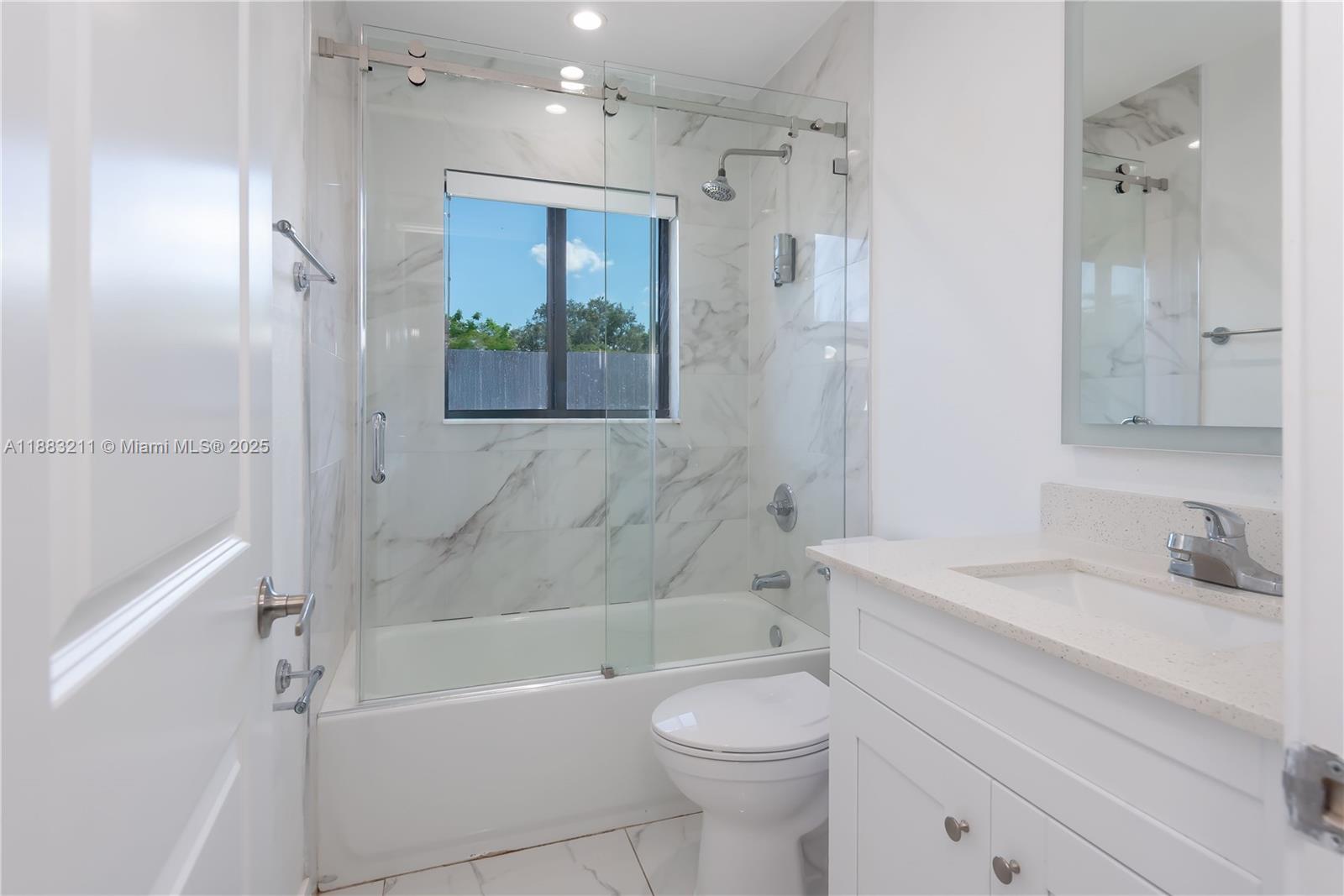   /  1998 sq. ft. $ 2025-09-23 0 Photo
