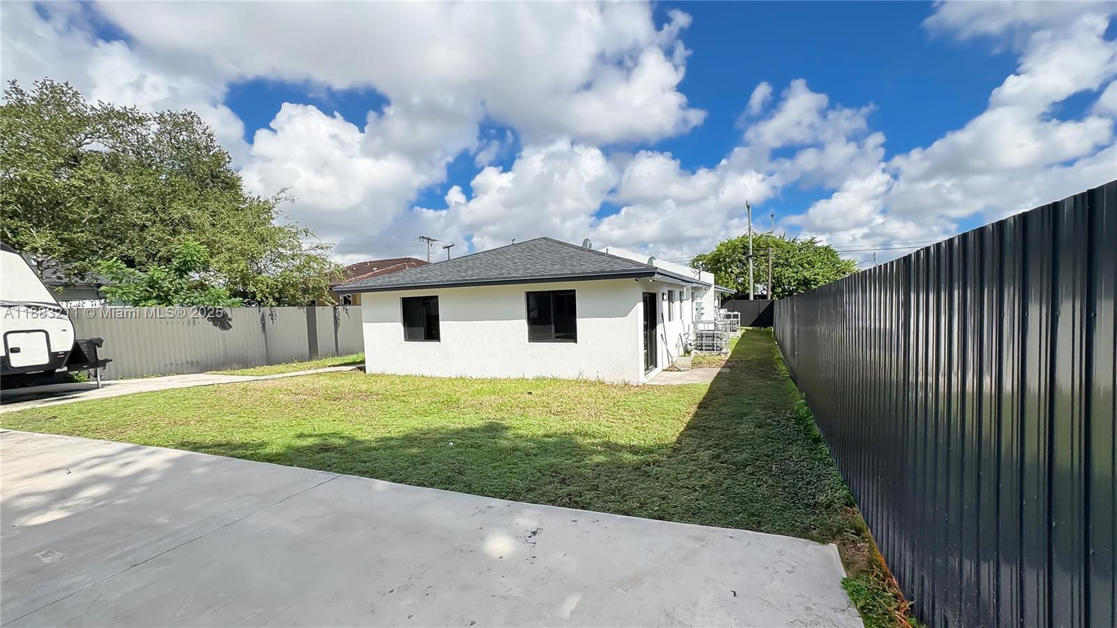   /  1998 sq. ft. $ 2025-09-23 0 Photo