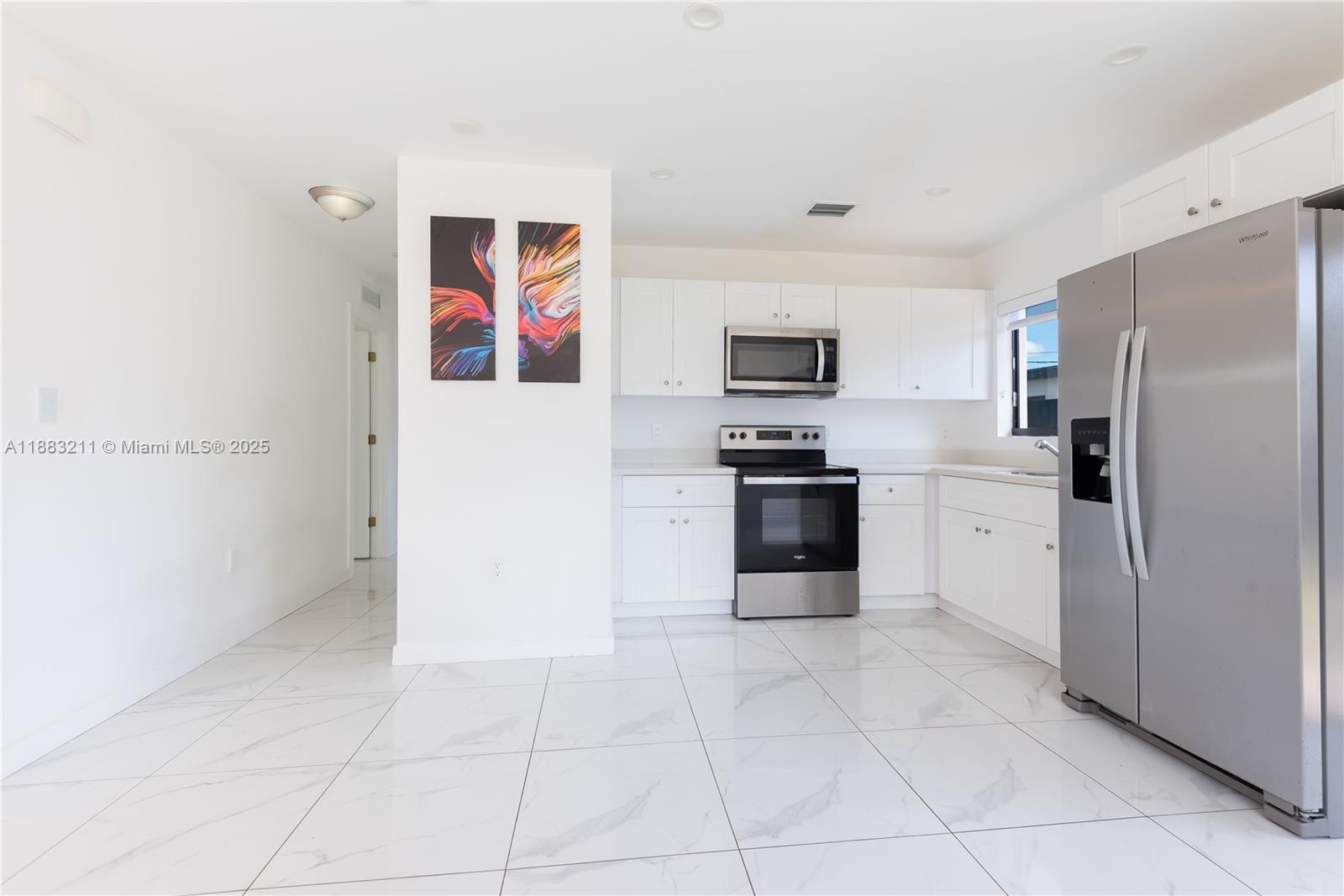   /  1998 sq. ft. $ 2025-09-23 0 Photo