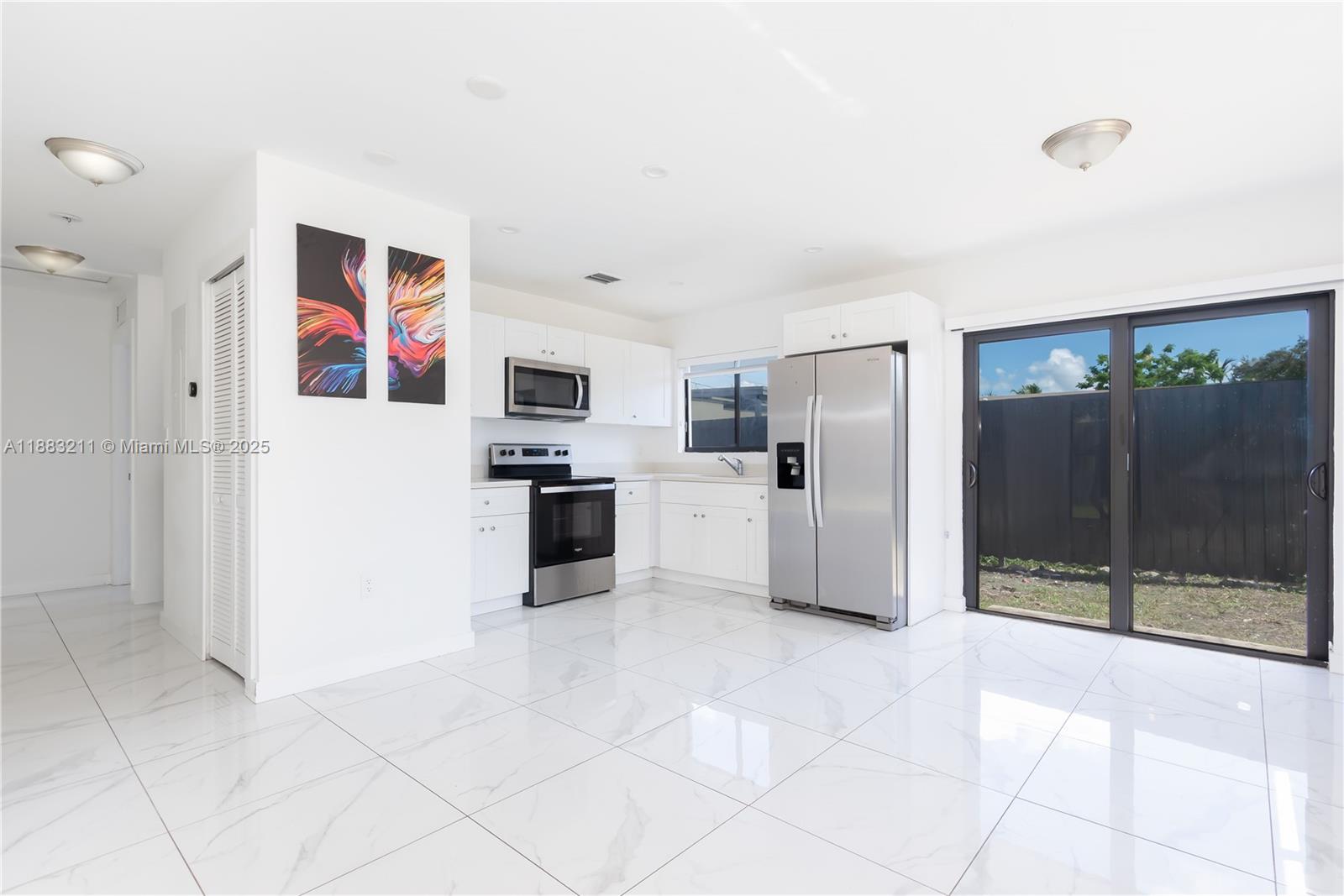   /  1998 sq. ft. $ 2025-09-23 0 Photo