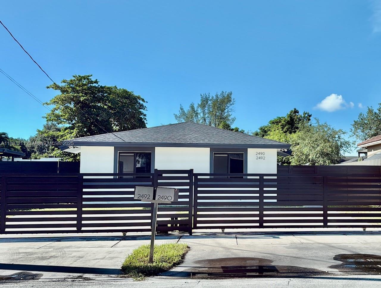   /  1998 sq. ft. $ 2025-09-23 0 Photo