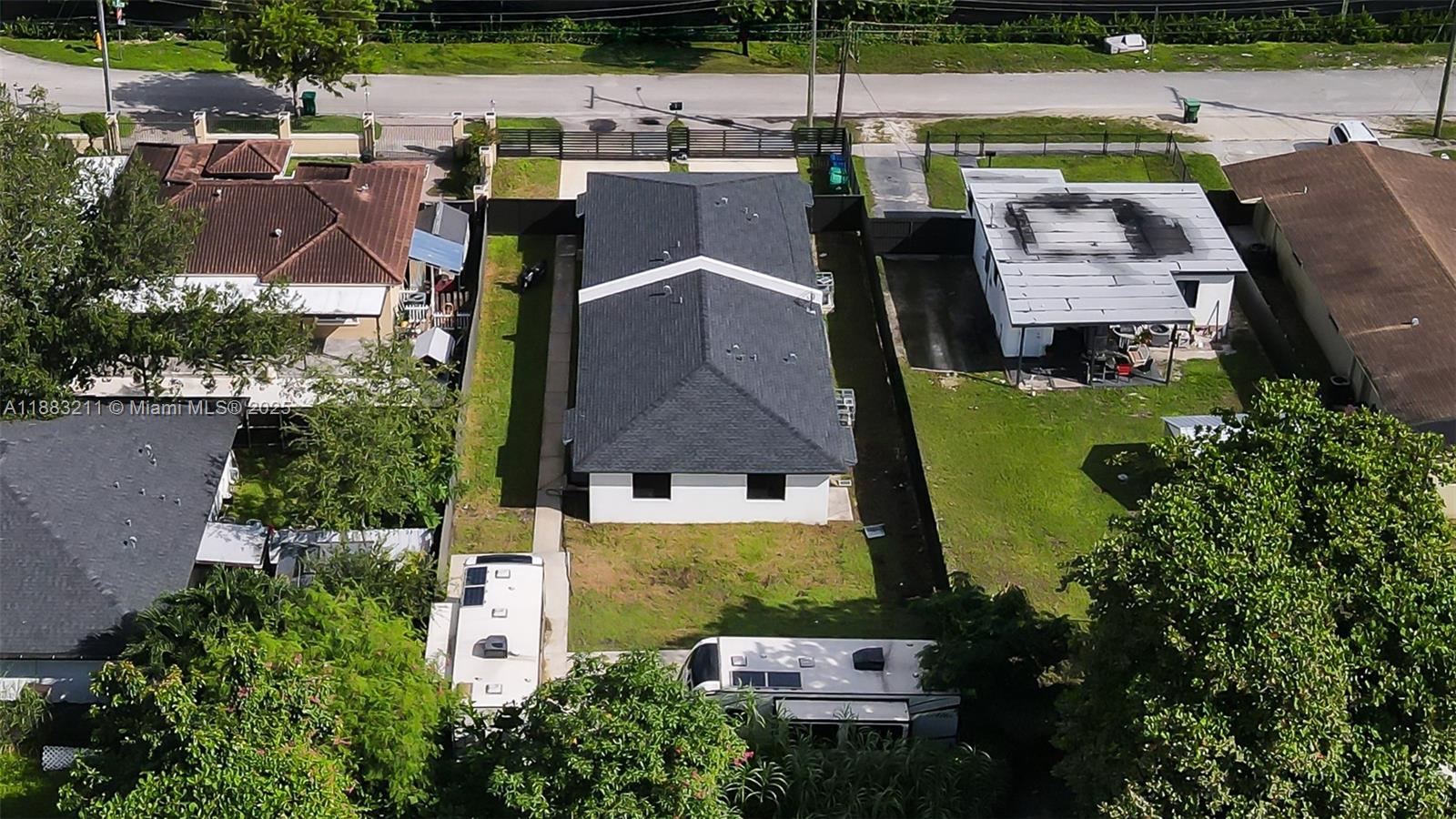   /  1998 sq. ft. $ 2025-09-23 0 Photo