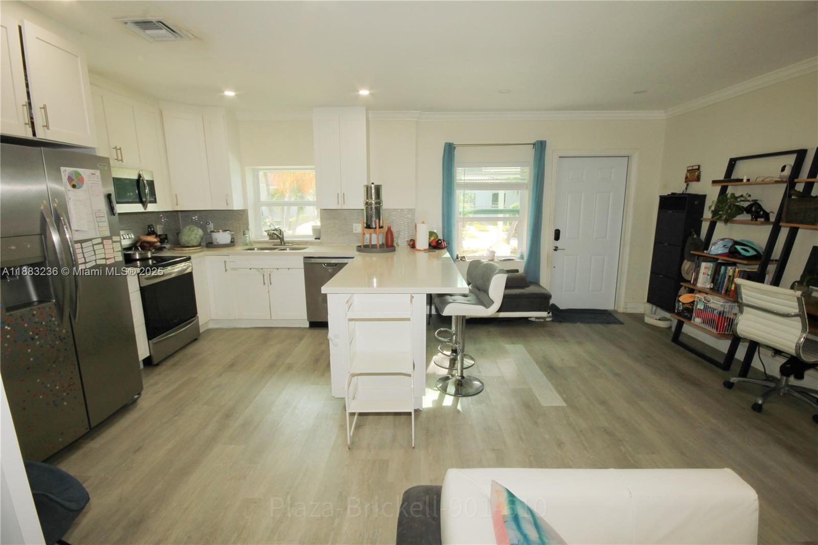   /   sq. ft. $ 2025-09-23 0 Photo