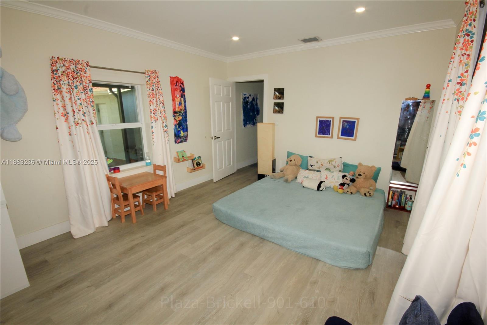   /   sq. ft. $ 2025-09-23 0 Photo