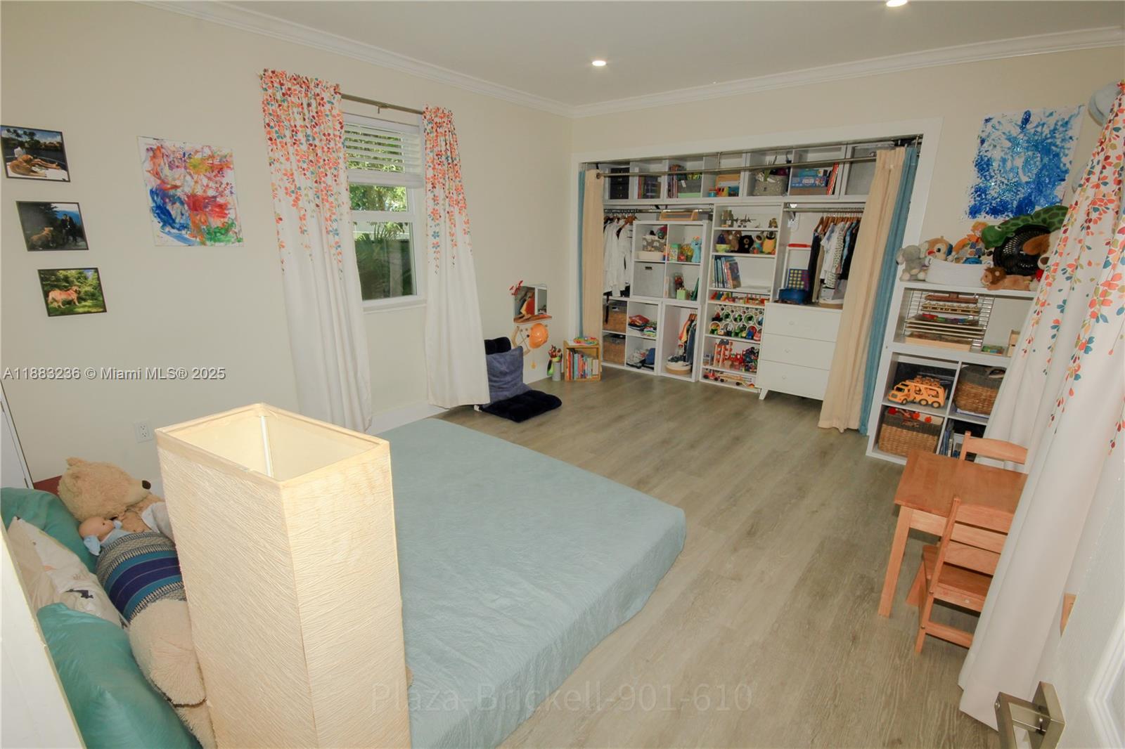   /   sq. ft. $ 2025-09-23 0 Photo