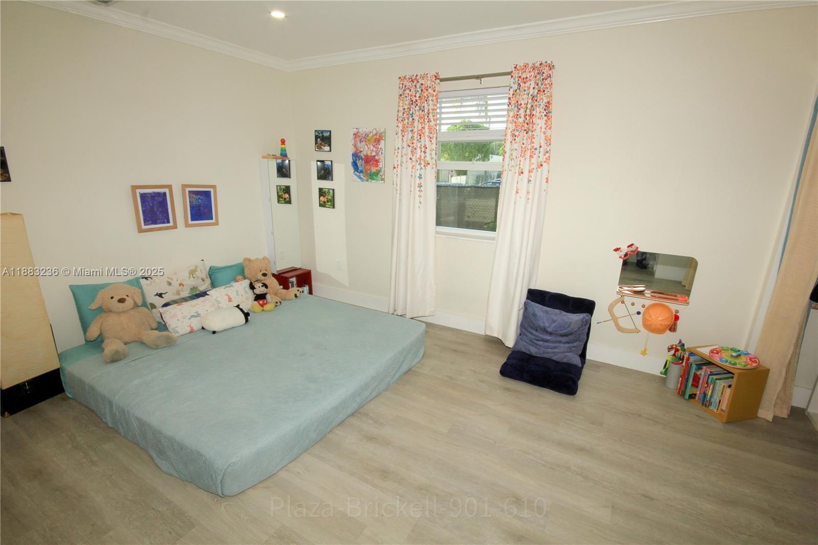   /   sq. ft. $ 2025-09-23 0 Photo