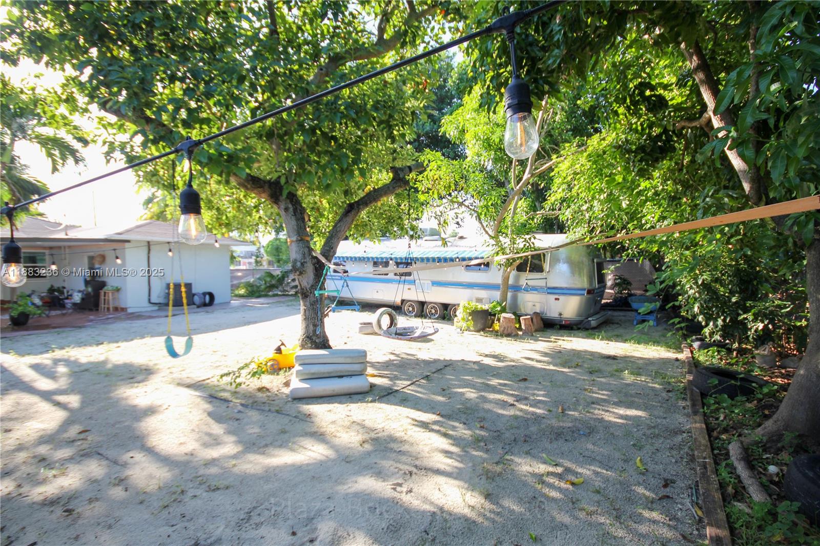   /   sq. ft. $ 2025-09-23 0 Photo
