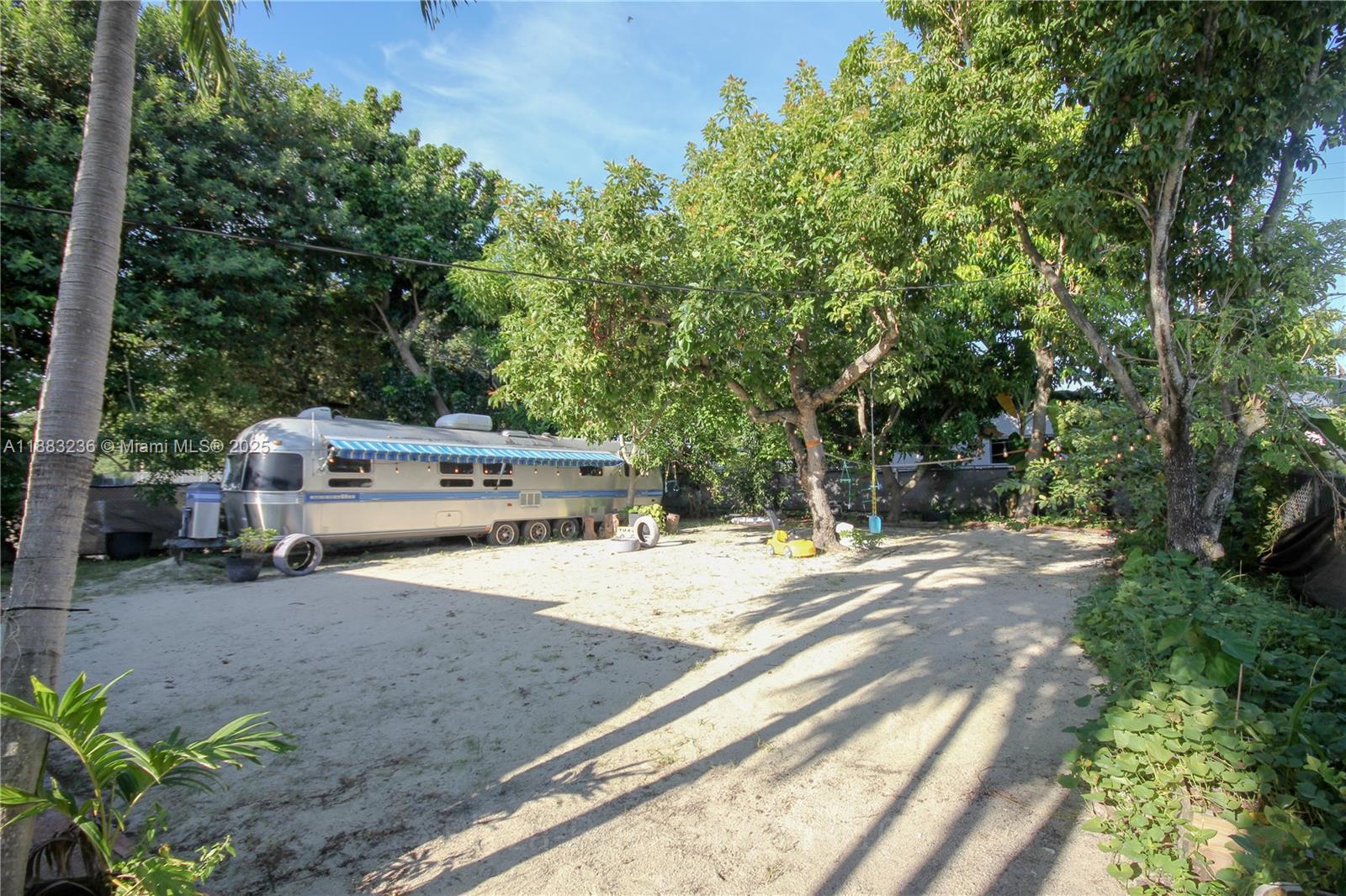   /   sq. ft. $ 2025-09-23 0 Photo