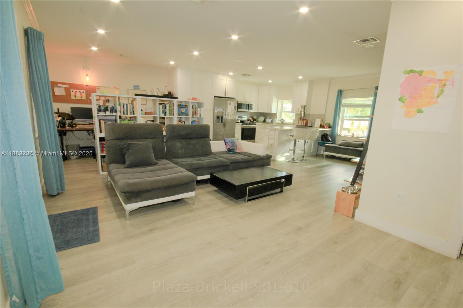   /   sq. ft. $ 2025-09-23 0 Photo