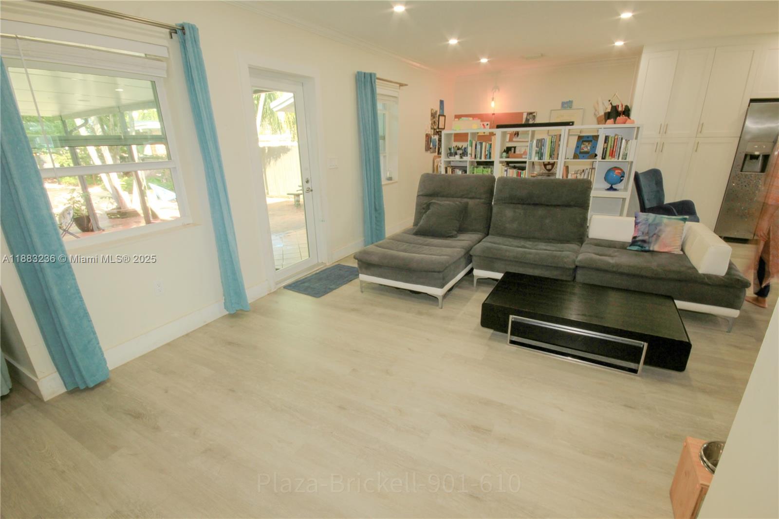   /   sq. ft. $ 2025-09-23 0 Photo