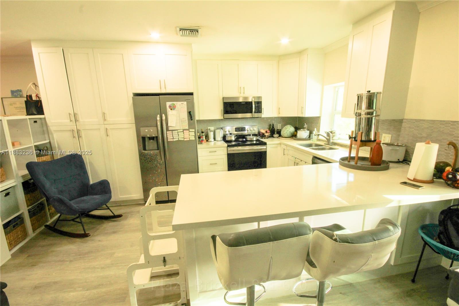   /   sq. ft. $ 2025-09-23 0 Photo