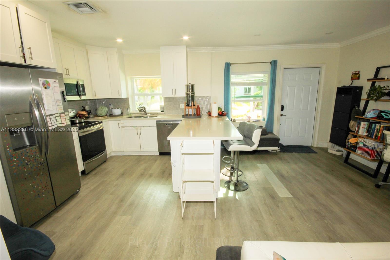  /   sq. ft. $ 2025-09-23 0 Photo