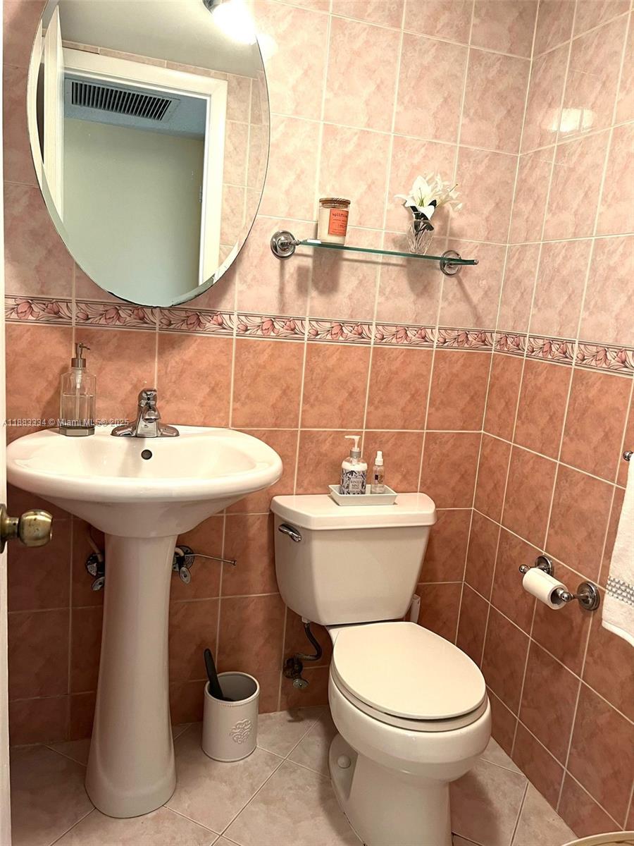 Photo of 1600 Ocean Dr  #3D, Hollywood, Florida, 33019 - 