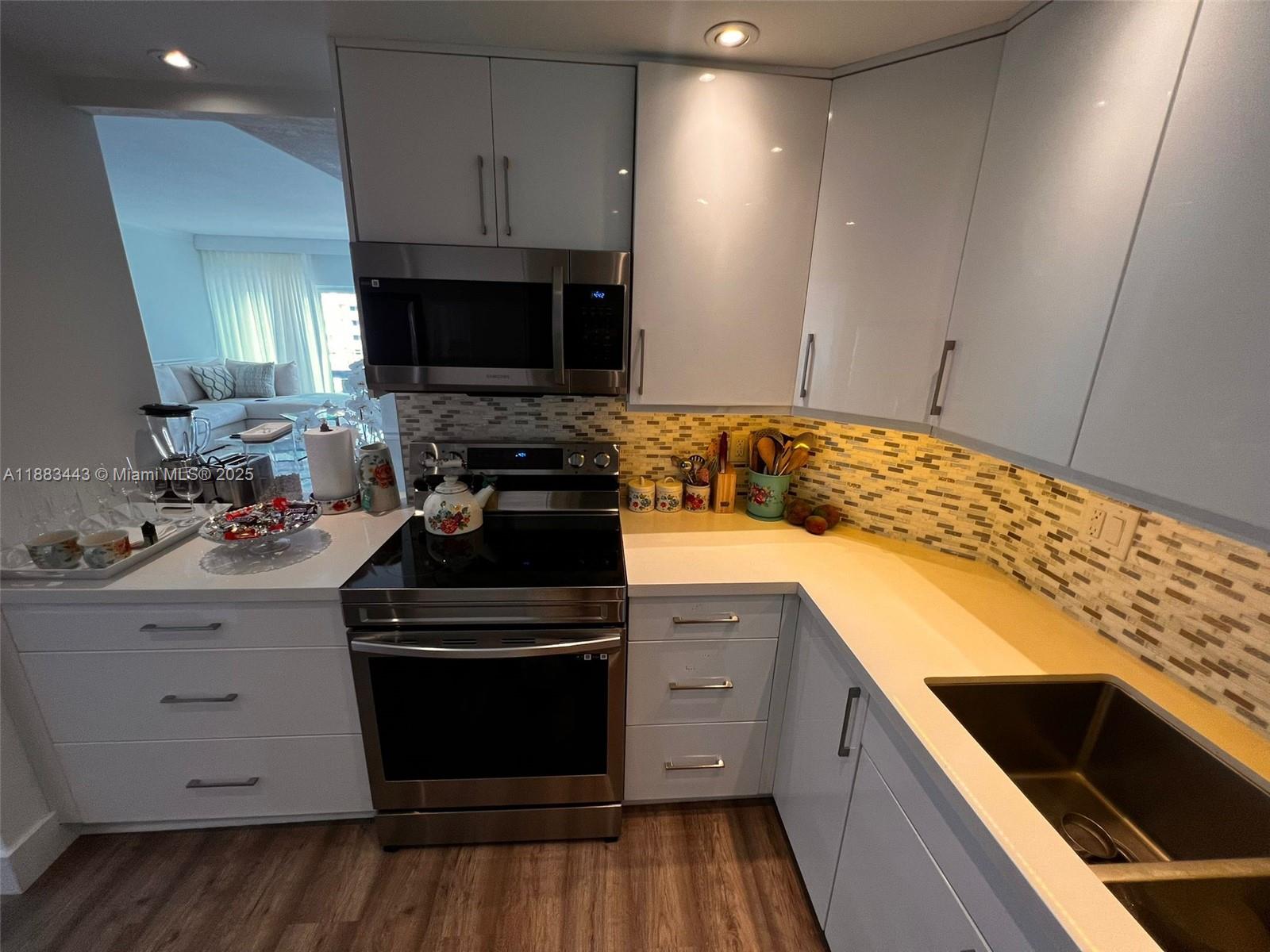 1021 2 / 2 1350 sq. ft. $ 2025-09-23 0 Photo