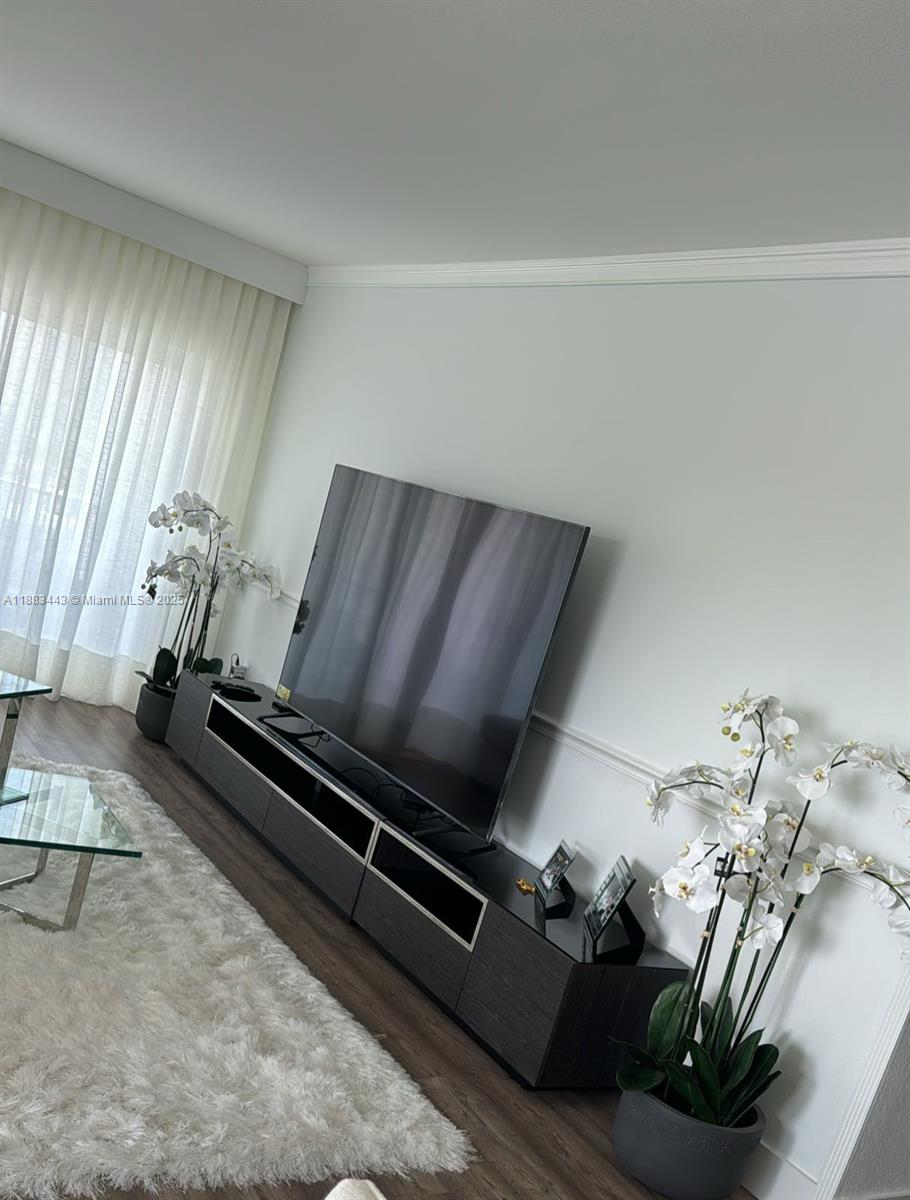 1021 2 / 2 1350 sq. ft. $ 2025-09-23 0 Photo