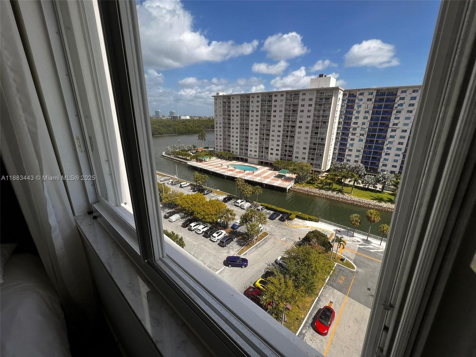 1021 2 / 2 1350 sq. ft. $ 2025-09-23 0 Photo