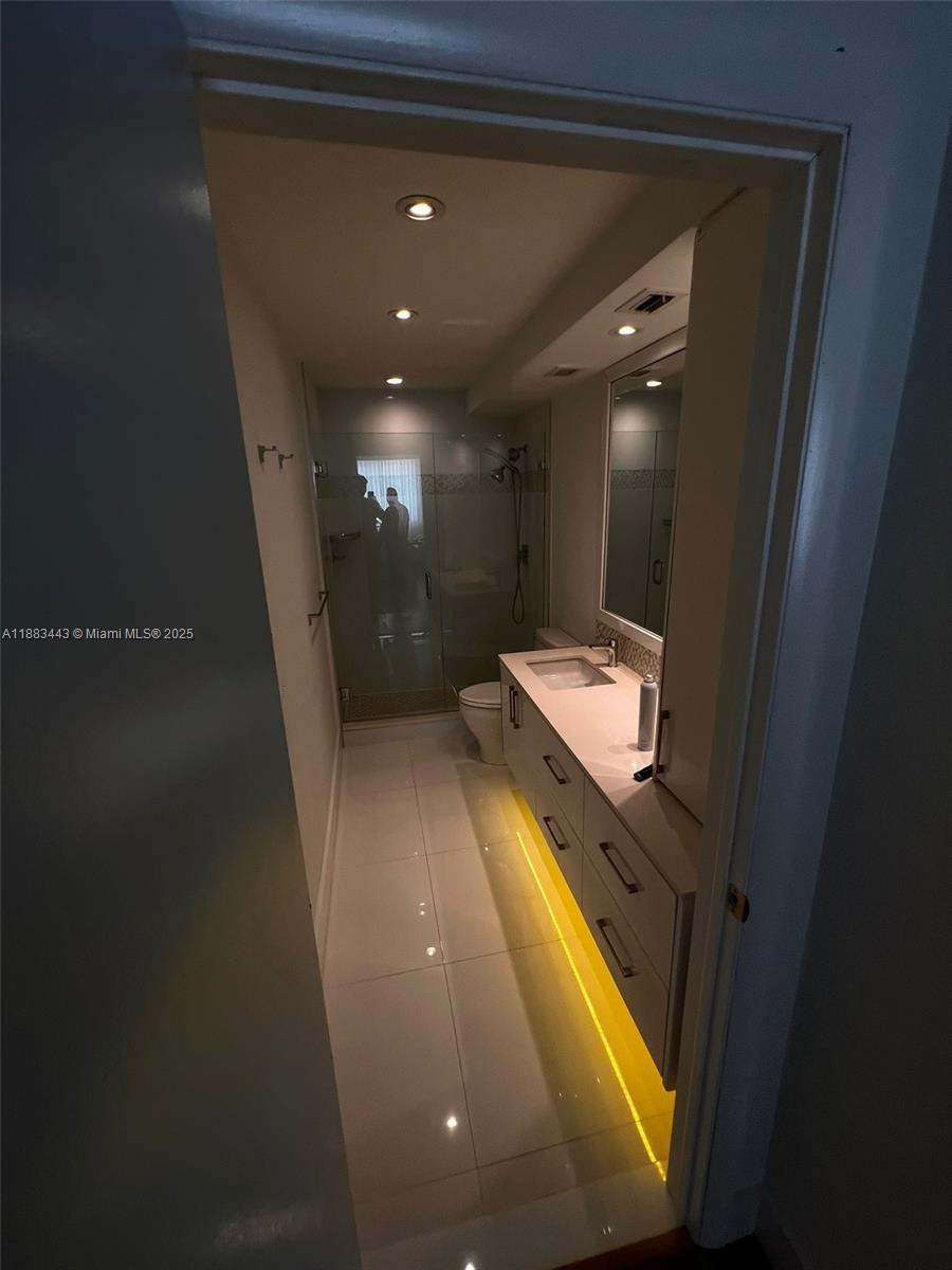 1021 2 / 2 1350 sq. ft. $ 2025-09-23 0 Photo