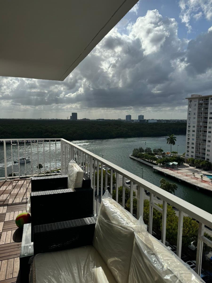 1021 2 / 2 1350 sq. ft. $ 2025-09-23 0 Photo